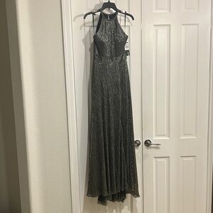 Halter Metallic Crinkled Long Gown, Sleeveless, 4, Silver/Black